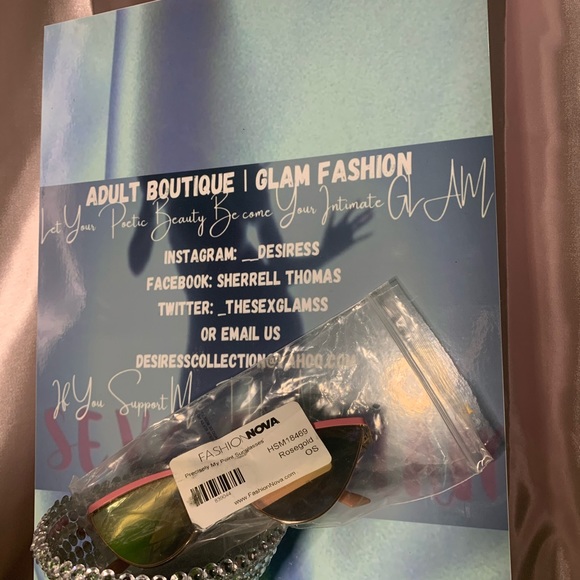 Fashion Nova Glasses - Picture 3 of 4